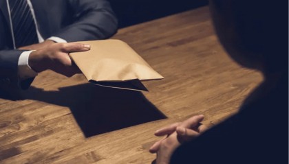 药代向30余名医生现金行贿192万，换来百神颗粒超千万销售额