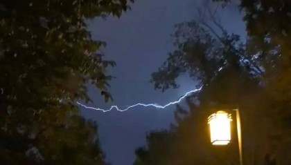 一场雷暴，400多人挤爆医院急诊科！雷雨天后要关窗