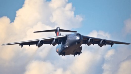 中国空军将派4架歼-20