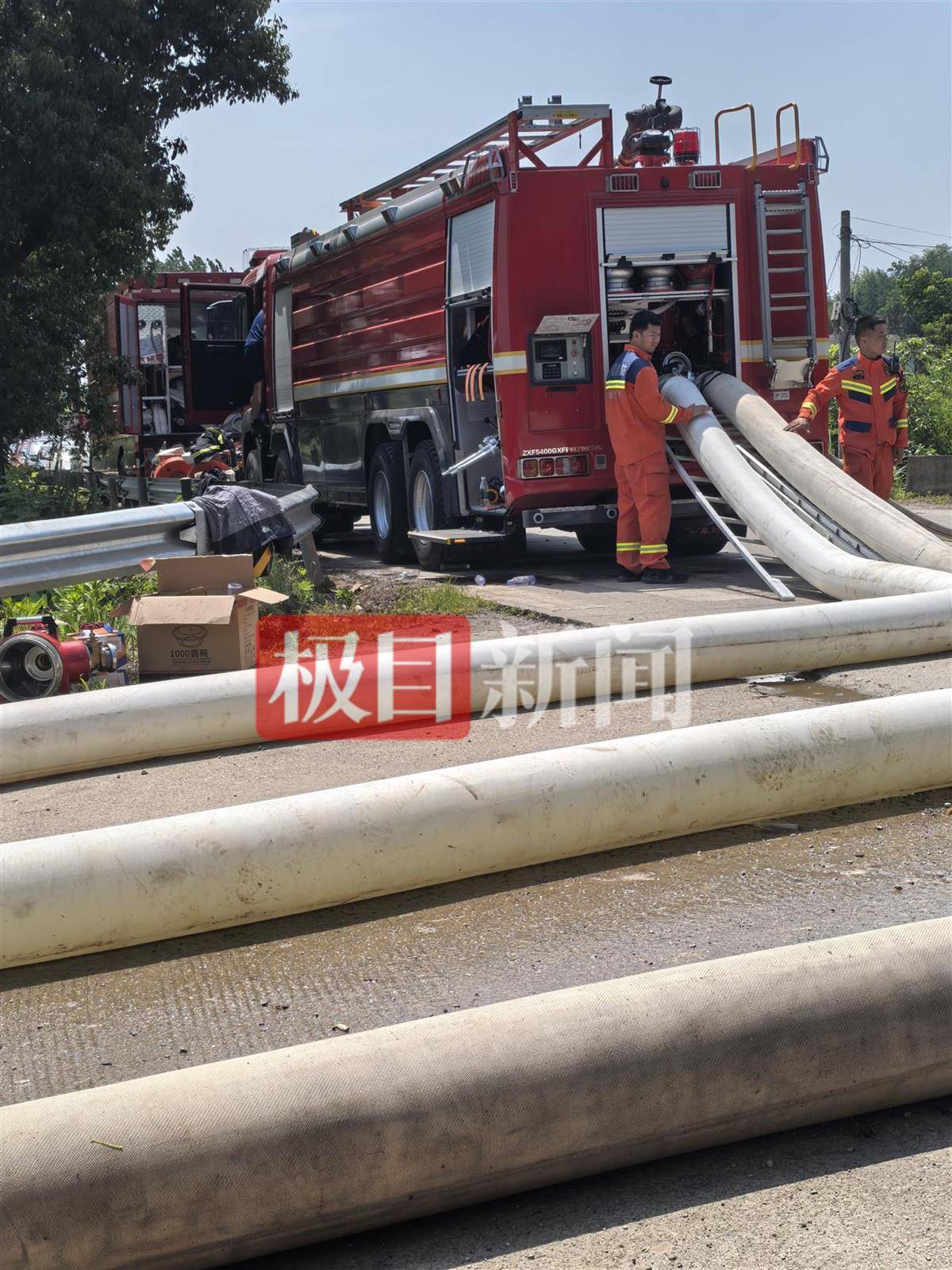 已致9人遇难!直击湖南临澧烟花爆炸事故现场:烟花公司三面环山,多排厂房已完全坍塌