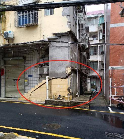 深圳一小区房屋沉降已疏散783人,亲历者:突然发生还以为是地震,有人喊房子歪了