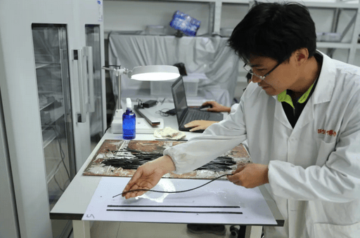 从“软得像面条”到清晰可辨:考古人这样抢救简牍