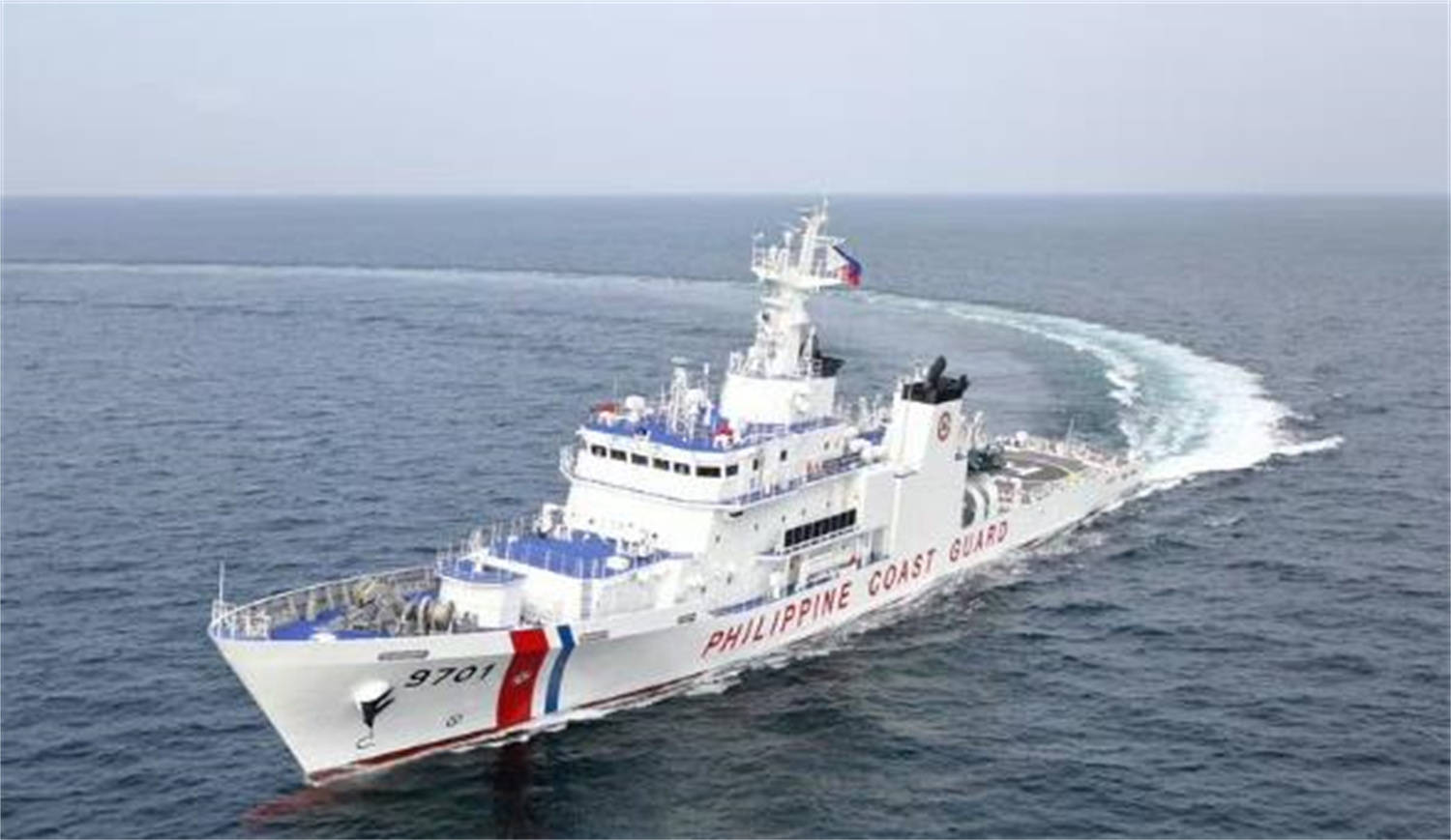 中菲关系质变，马科斯发出新战书，菲外交部反了，直接对华举白旗