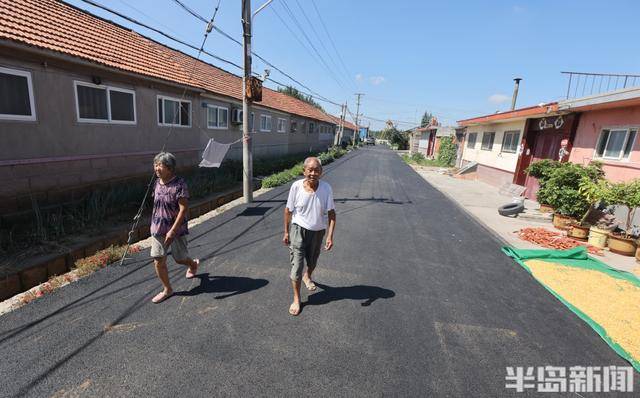 即墨尹家村万亩沥青路通车 秋收运输告别"颠簸时代"