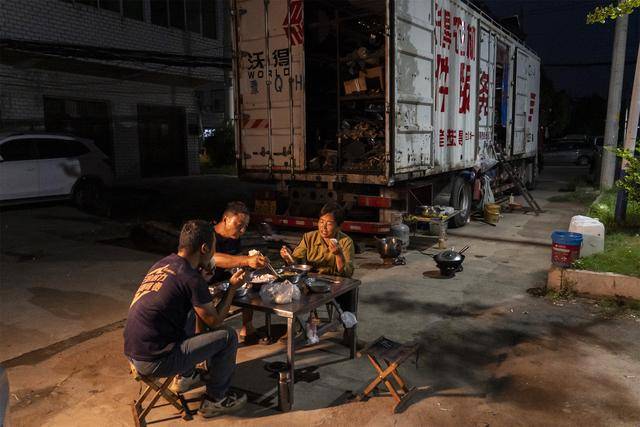 “移动维修站”开进田间地头 光山秋收一线 郭师傅夫妇24小时护航“铁牛”