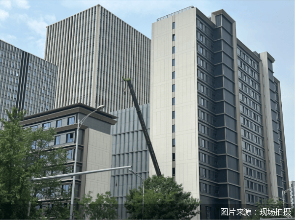 看盘记|首个全现房销售入市读秒,300万—500万元验资看盘的能建·东誉府成色几何?