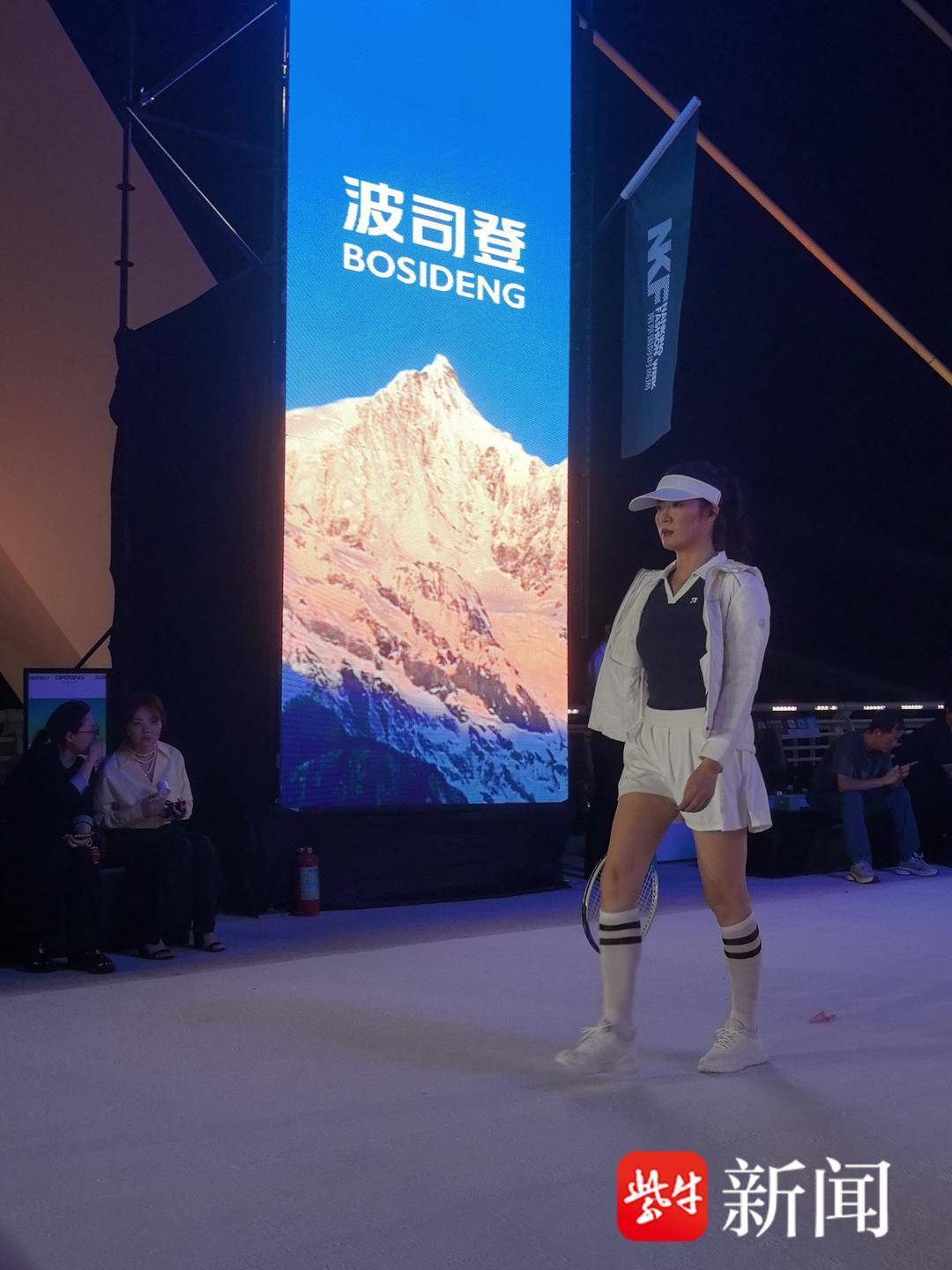 地标与时尚的化学反应！设计师主理人揭秘南京眼大秀台前幕后