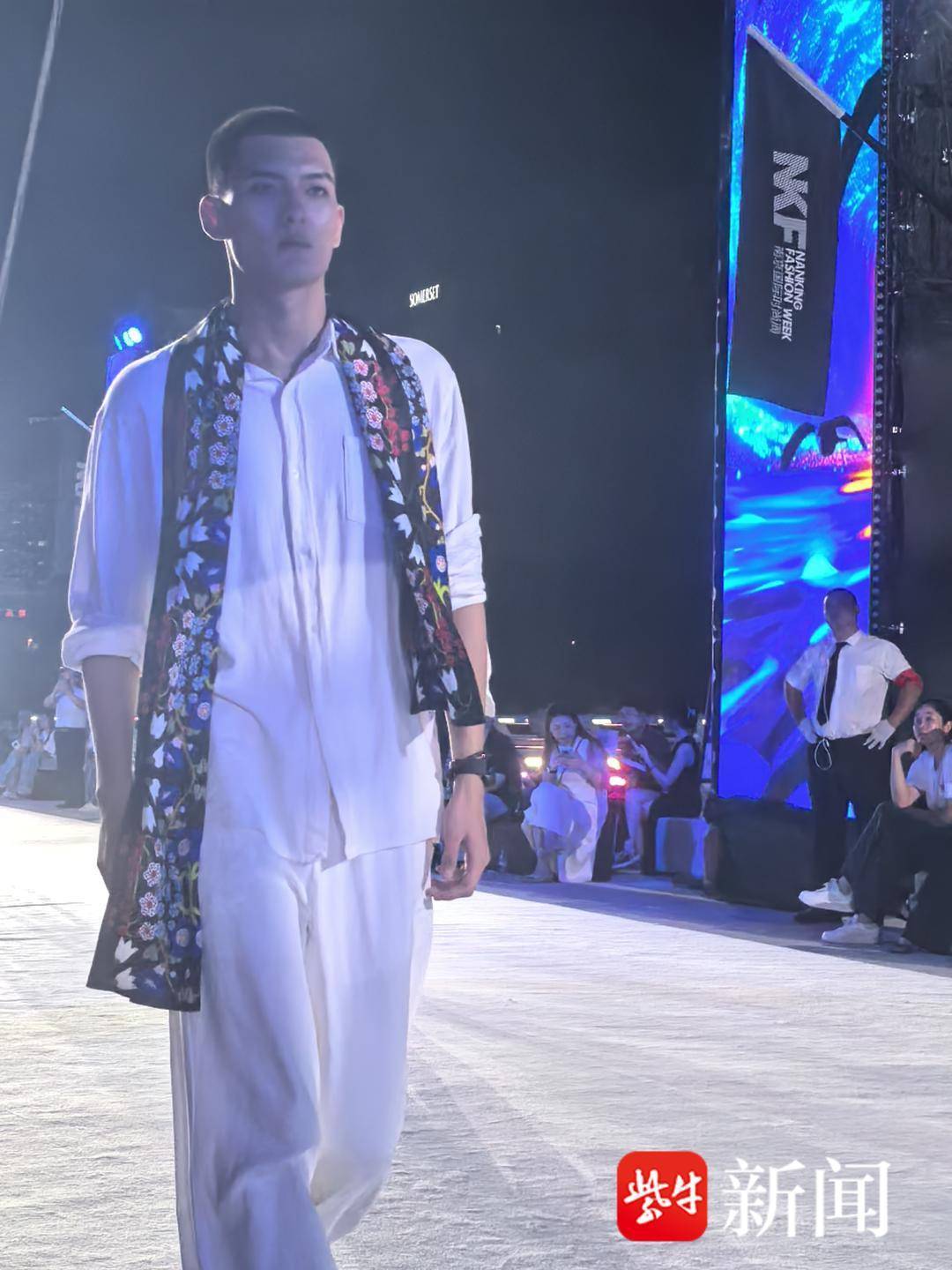 地标与时尚的化学反应！设计师主理人揭秘南京眼大秀台前幕后