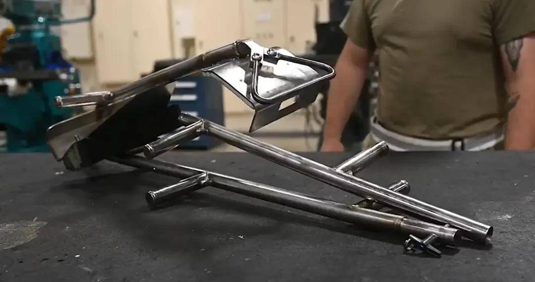 央视曝光!歼-35A改用内置登机梯,和F-35的一模一样?