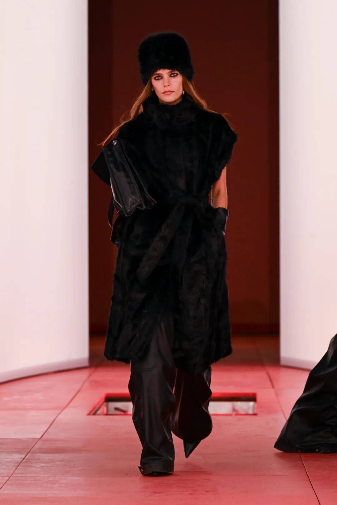 阔别七年重返T台的H&M,终于暴露野心了