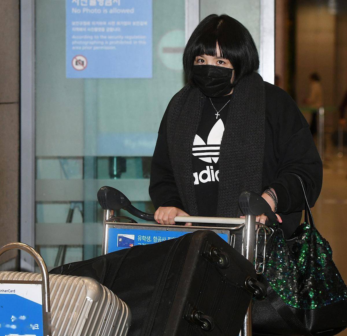 涉毒艺人复出乱象：谁在利用监管漏洞挑战社会底线？