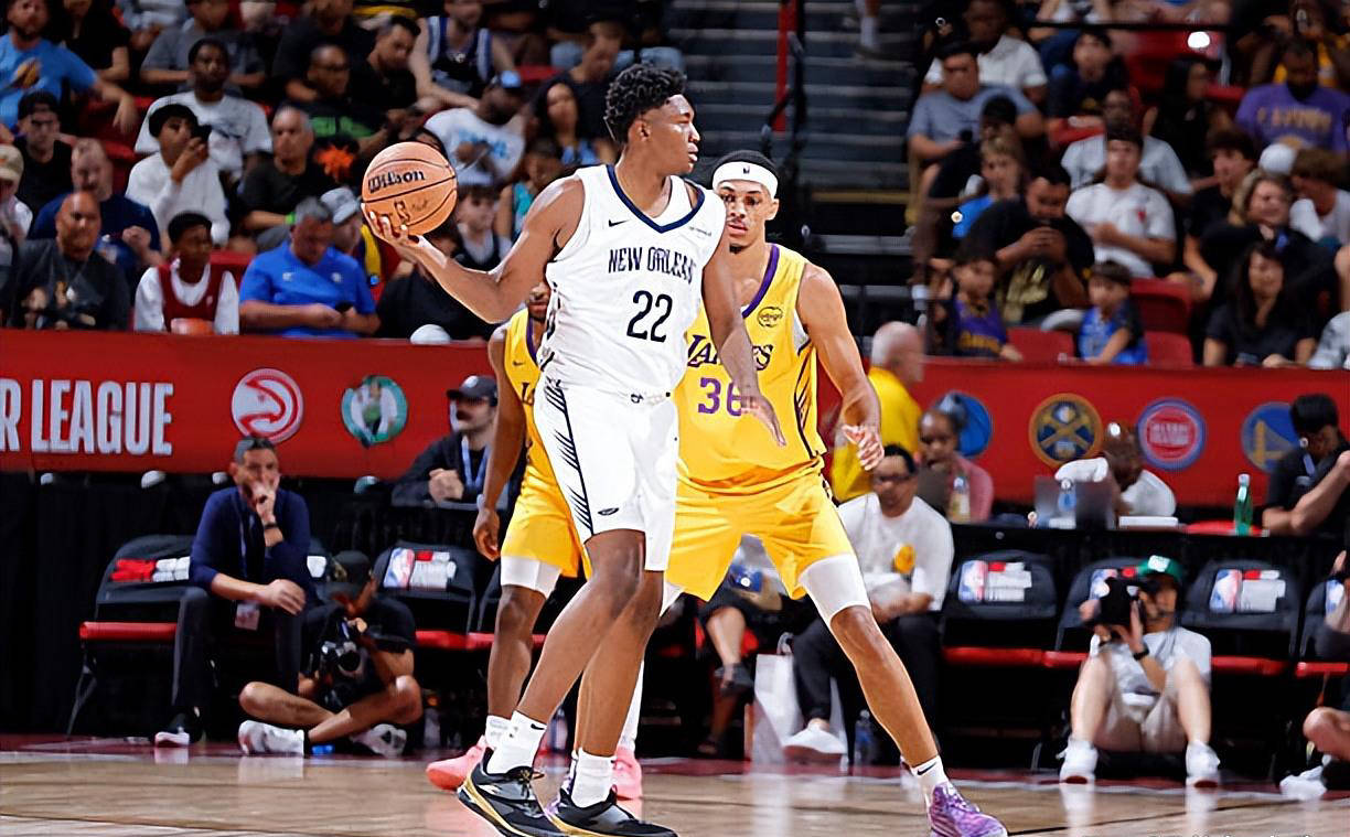 防守漏洞频繁被湖人利用！鹈鹕会改变奎因的内线位置吗？