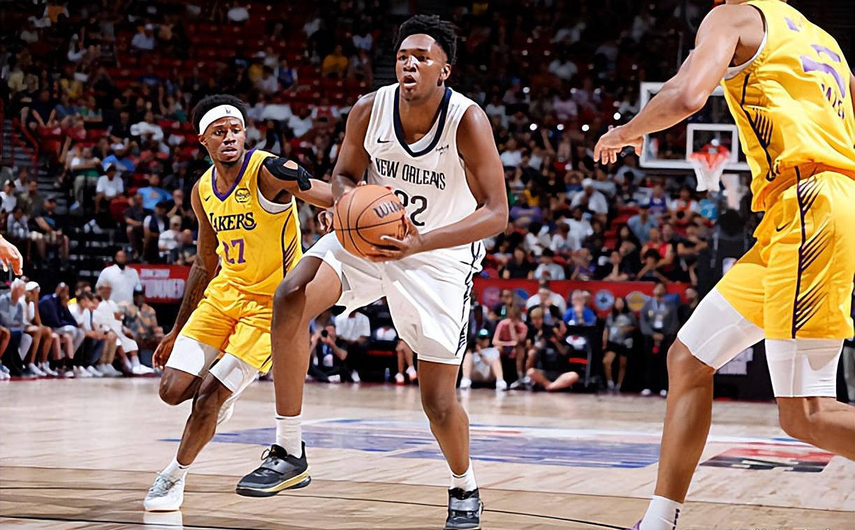 防守漏洞频繁被湖人利用！鹈鹕会改变奎因的内线位置吗？