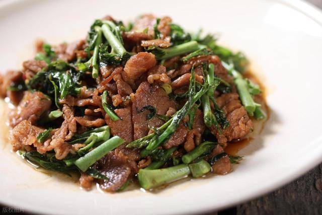 为什么炒肉时候会粘锅?掌握这4个技巧,炒出来的肉鲜香又滑嫩